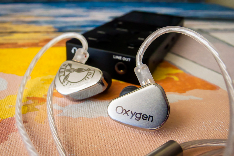 Tanchjim Oxygen chỉ sử dụng 1DD mỗi bên tai nhưng có chất âm cực kỳ cân bằng